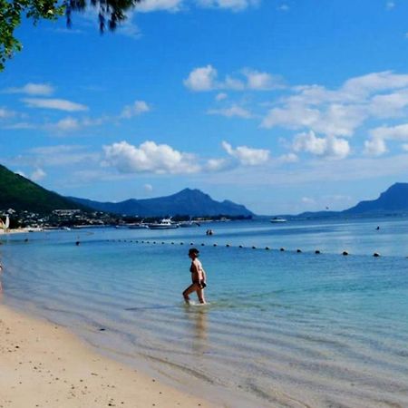 Beachfront Apartment Flic en Flac Luaran gambar