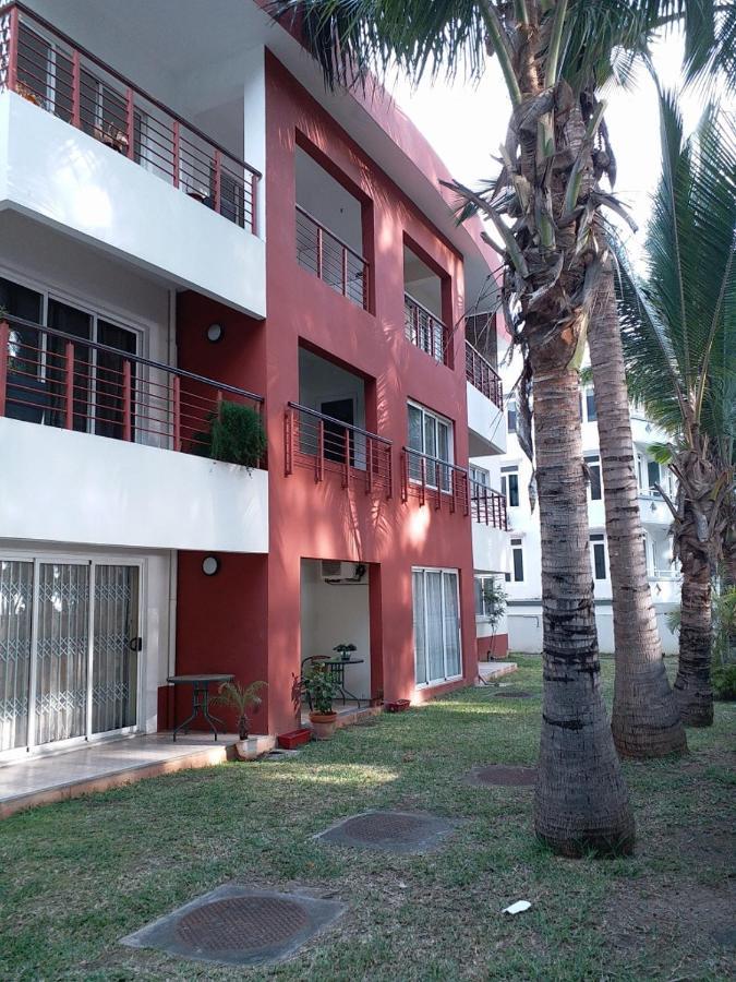 Beachfront Apartment Flic en Flac Luaran gambar