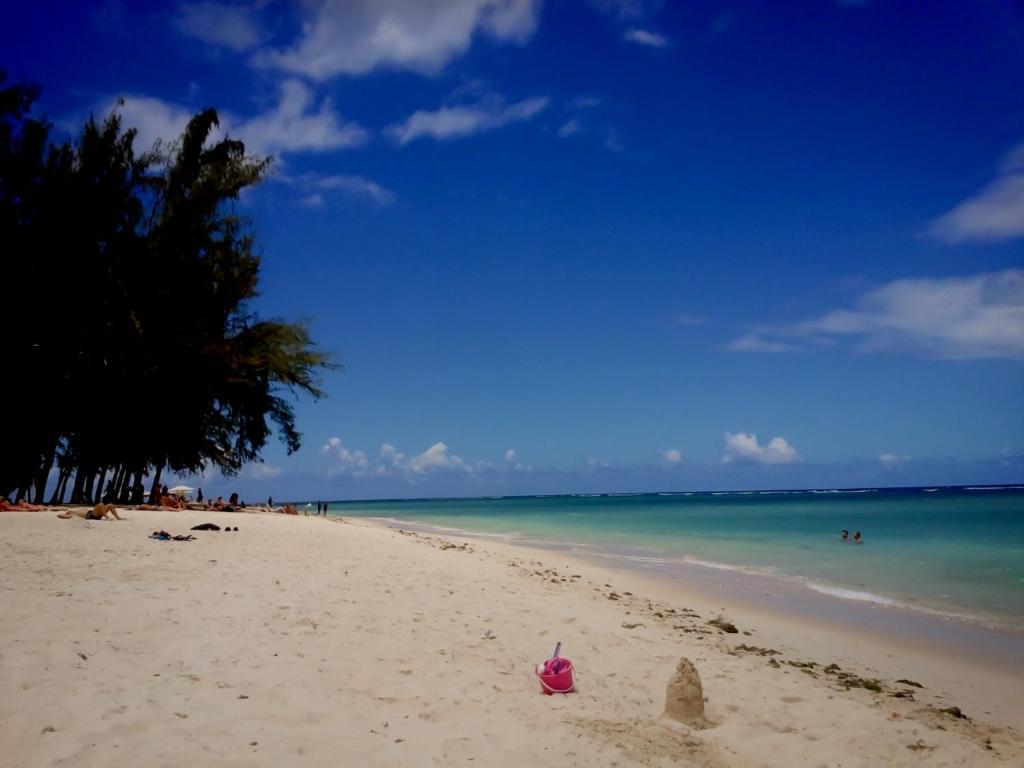 Beachfront Apartment Flic en Flac Luaran gambar